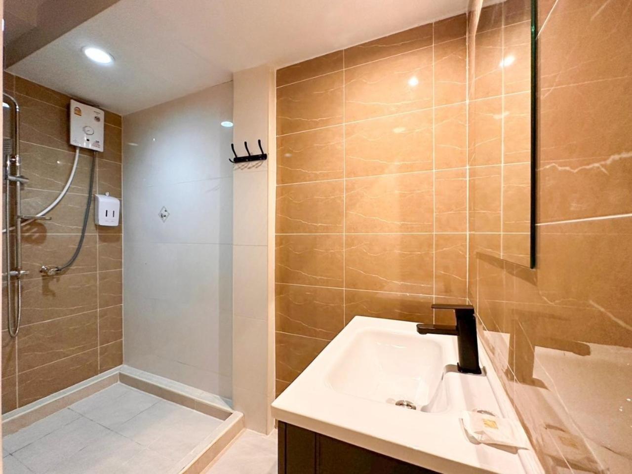 בנגקוק Thrive Hotel מראה חיצוני תמונה