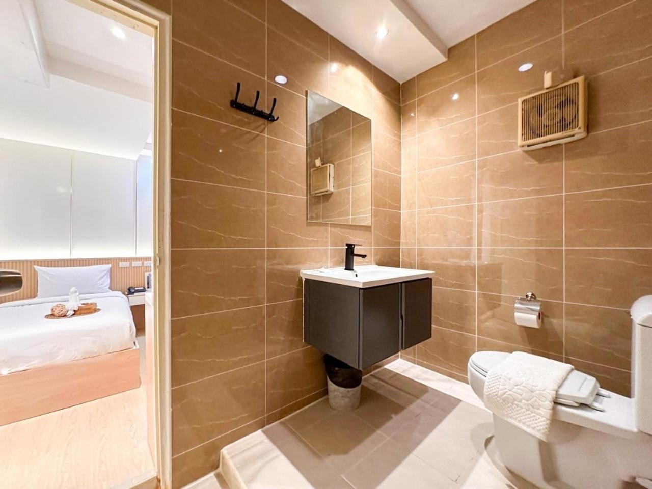 בנגקוק Thrive Hotel מראה חיצוני תמונה